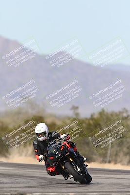 media/Dec-01-2025-Moto Forza (Mon) [[2daa91e15f]]/2-Intermediate Group/Session 3 (Turn 3)/